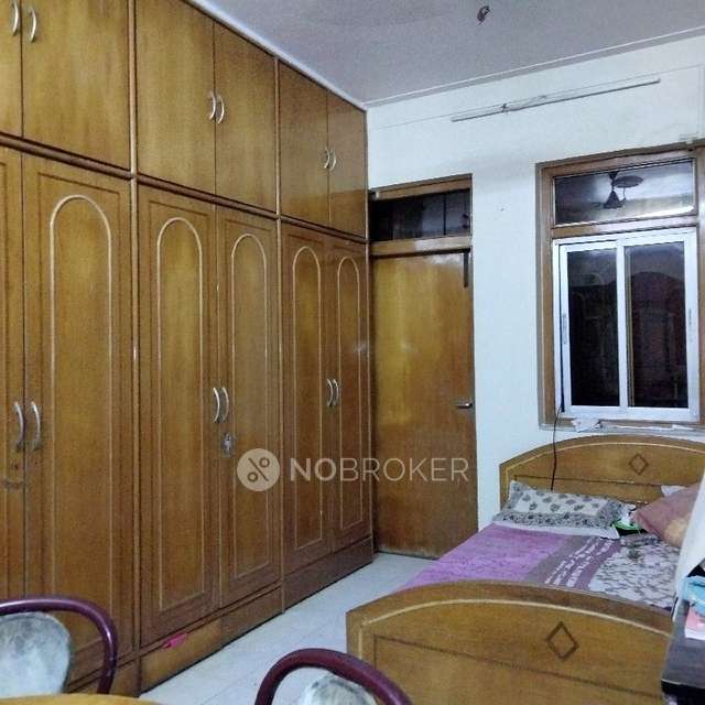 1 BHK Flat In Bhaweshwar Niketan For Sale  In Tardeo