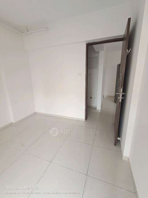 Single Room for Male In 3 BHK  In Pride World City Kingsbury In Lohegaon