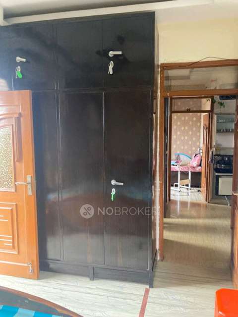 3 BHK Flat In Standalone Building  For Sale  In  Jhilmil Colony,