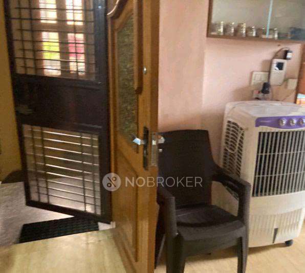 3 BHK Flat In Standalone Building  For Sale  In  Jhilmil Colony,