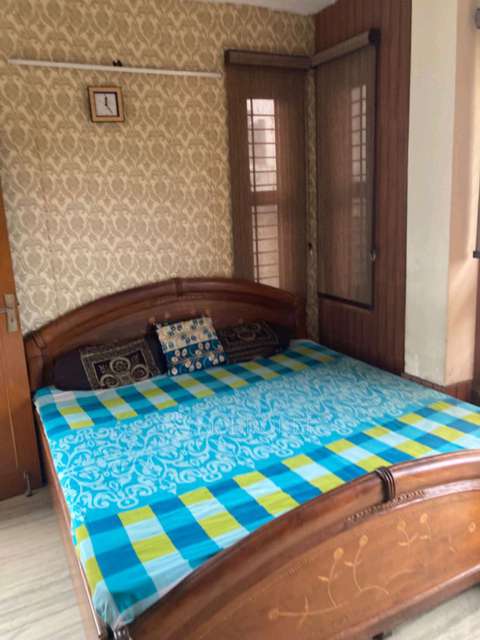 3 BHK Flat In Standalone Building  For Sale  In  Jhilmil Colony,