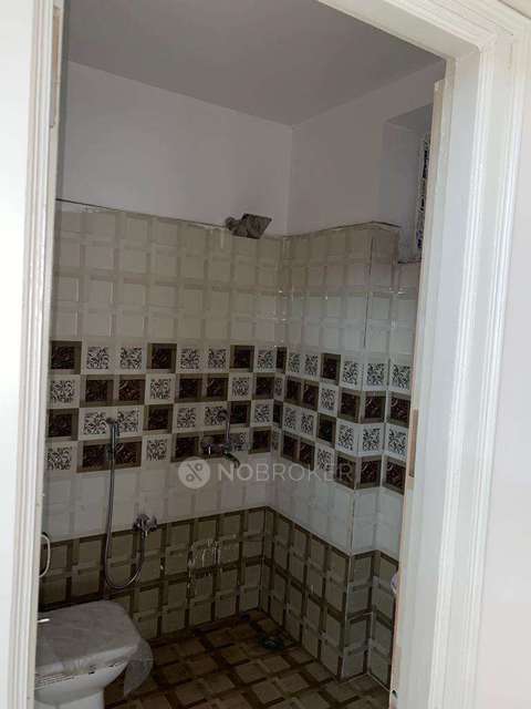 3 BHK Flat In Standalone Building   For Sale  In Malakpet