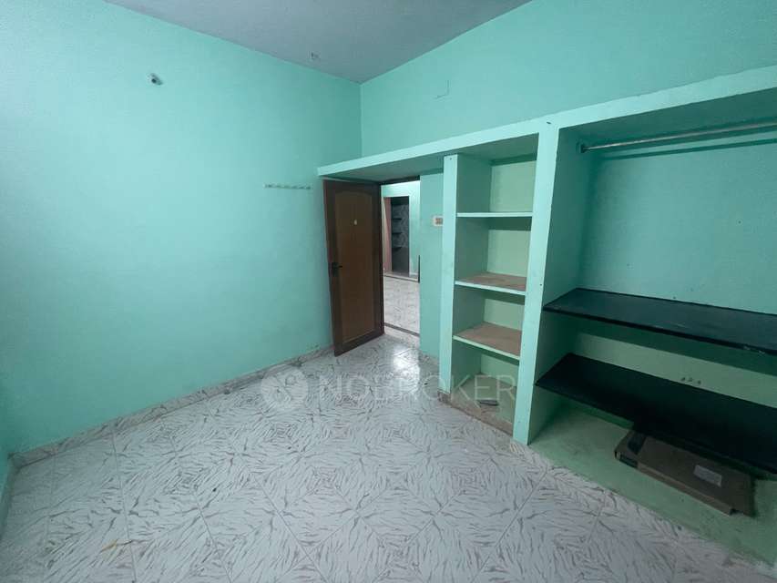 2 BHK House for Rent  In Selaiyur