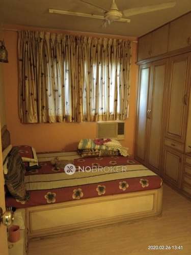 Shared Room for Female In 4 BHK  In Golibar Maidan