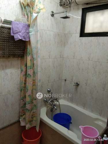 Shared Room for Female In 4 BHK  In Golibar Maidan