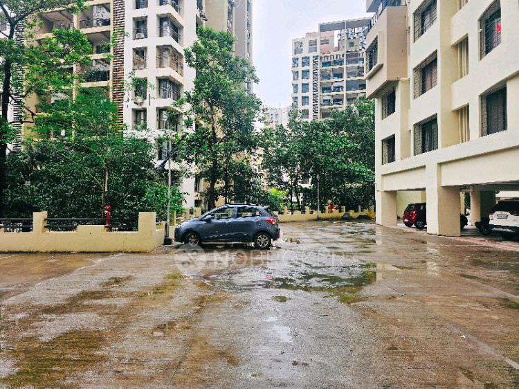 Single Room for Male In 3 BHK  In Elysium Society In 188, Green Dr Rd, Shankar Kalat Nagar, Wakad, Pimpri-chinchwad, Maharashtra 411057, India