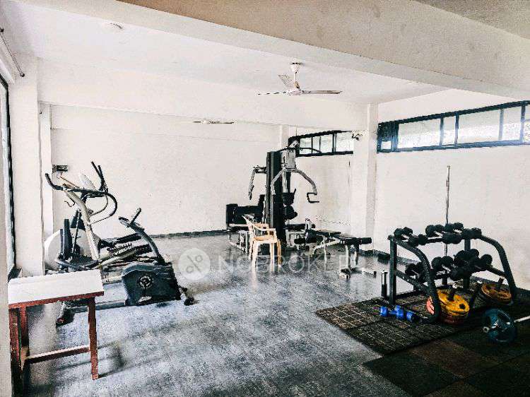 Single Room for Male In 3 BHK  In Elysium Society In 188, Green Dr Rd, Shankar Kalat Nagar, Wakad, Pimpri-chinchwad, Maharashtra 411057, India