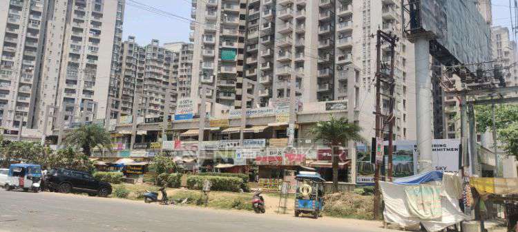 2 BHK Flat In Shri Radha Sky Garden for Rent  In Sector 16b Road