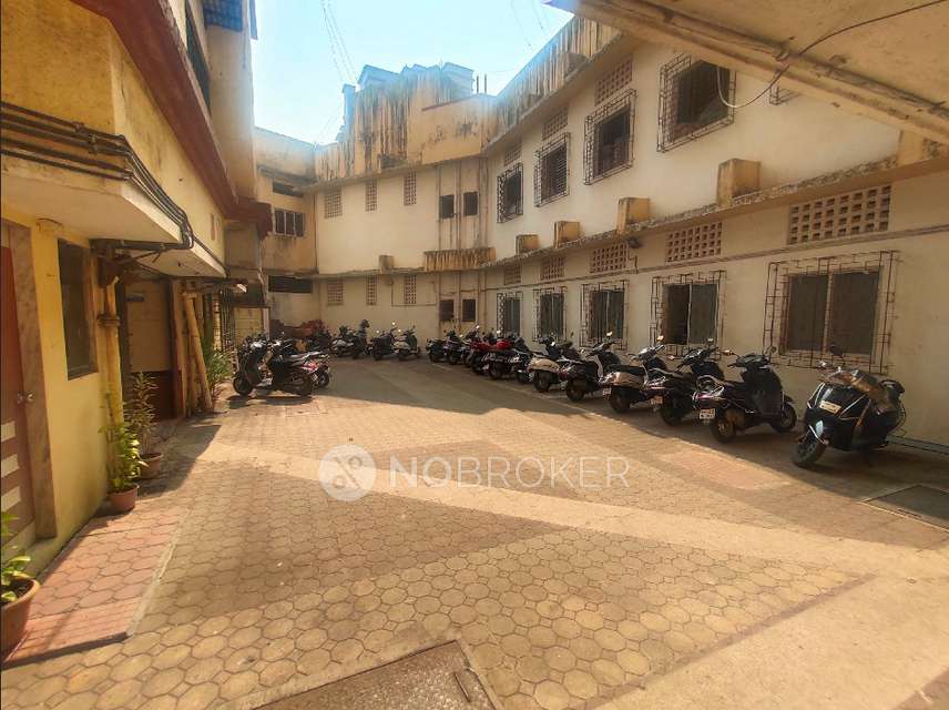 2 BHK Flat In Kuber Chs For Sale  In  Kandivali West