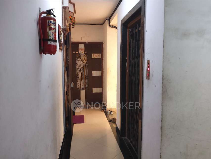 2 BHK Flat In Kuber Chs For Sale  In  Kandivali West