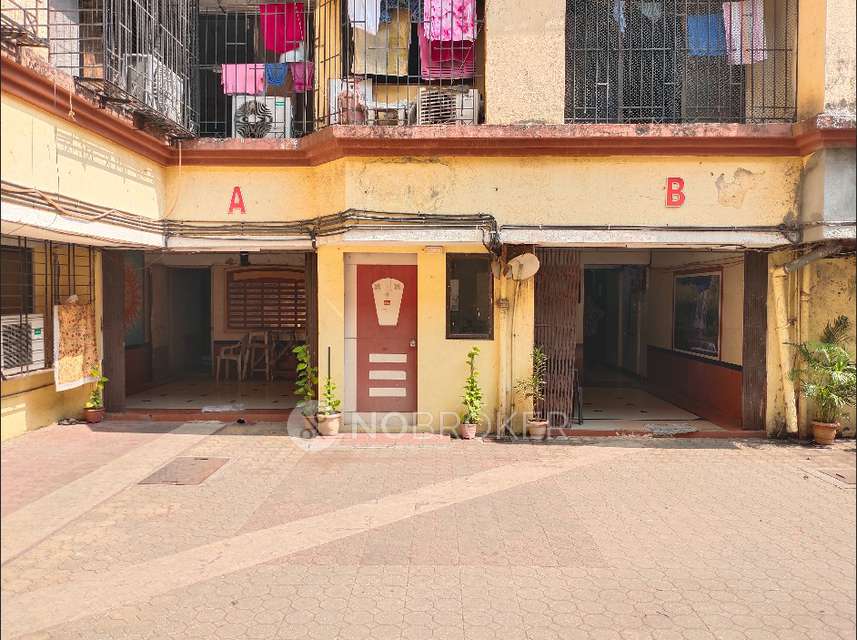 2 BHK Flat In Kuber Chs For Sale  In  Kandivali West