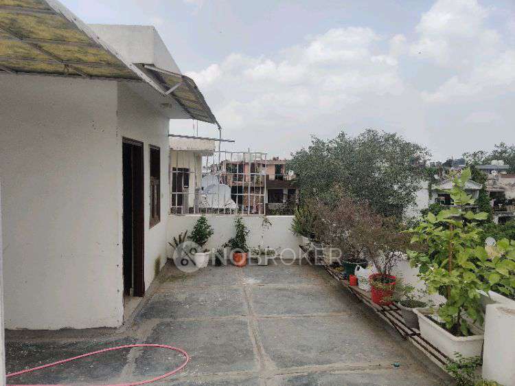 1 BHK Flat In 36 Block New Moti Nagar for Rent  In New Moti Nagar, Moti Nagar