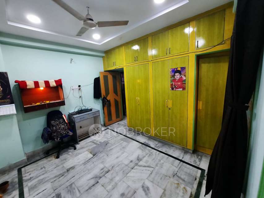 2 BHK Flat In Sri Maha Lakshmi Tirumala Saphire Apartment For Sale  In Amberpet