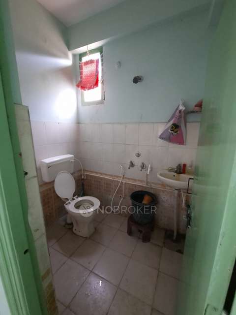 2 BHK Flat In Sri Maha Lakshmi Tirumala Saphire Apartment For Sale  In Amberpet