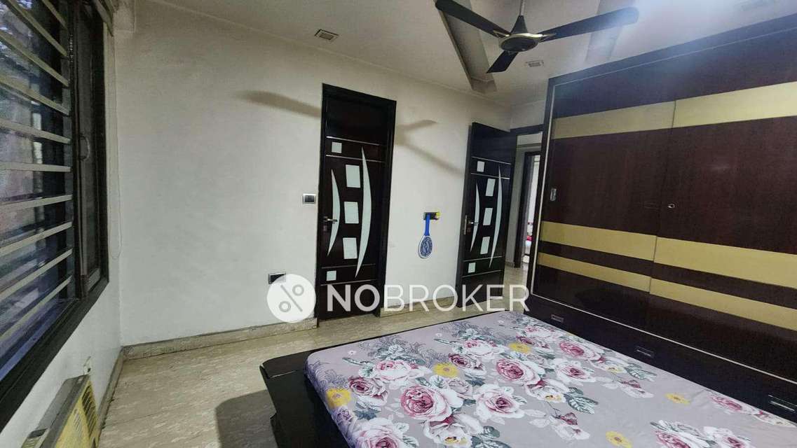4 BHK Flat In Neelkanth Apartment For Sale  In Rohini