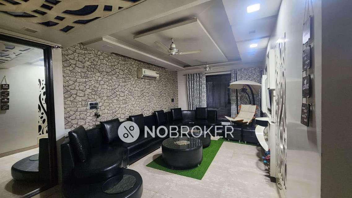 4 BHK Flat In Neelkanth Apartment For Sale  In Rohini