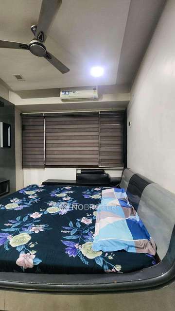 4 BHK Flat In Neelkanth Apartment For Sale  In Rohini
