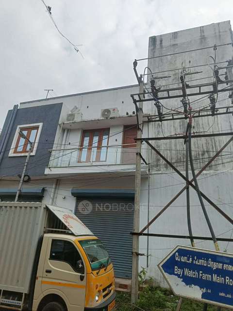 Godown/Warehouse in Vettuvankeni Fish Market, Chennai for Rent 