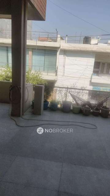 Godown/Warehouse in Shivaji Nagar, Delhi for Rent 