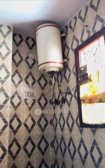 2 BHK Flat For Sale  In Sarai Rohilla