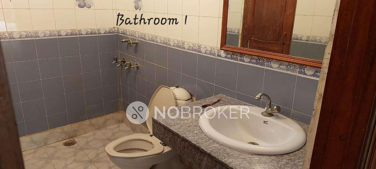 4+ BHK House For Sale  In Beta Ii