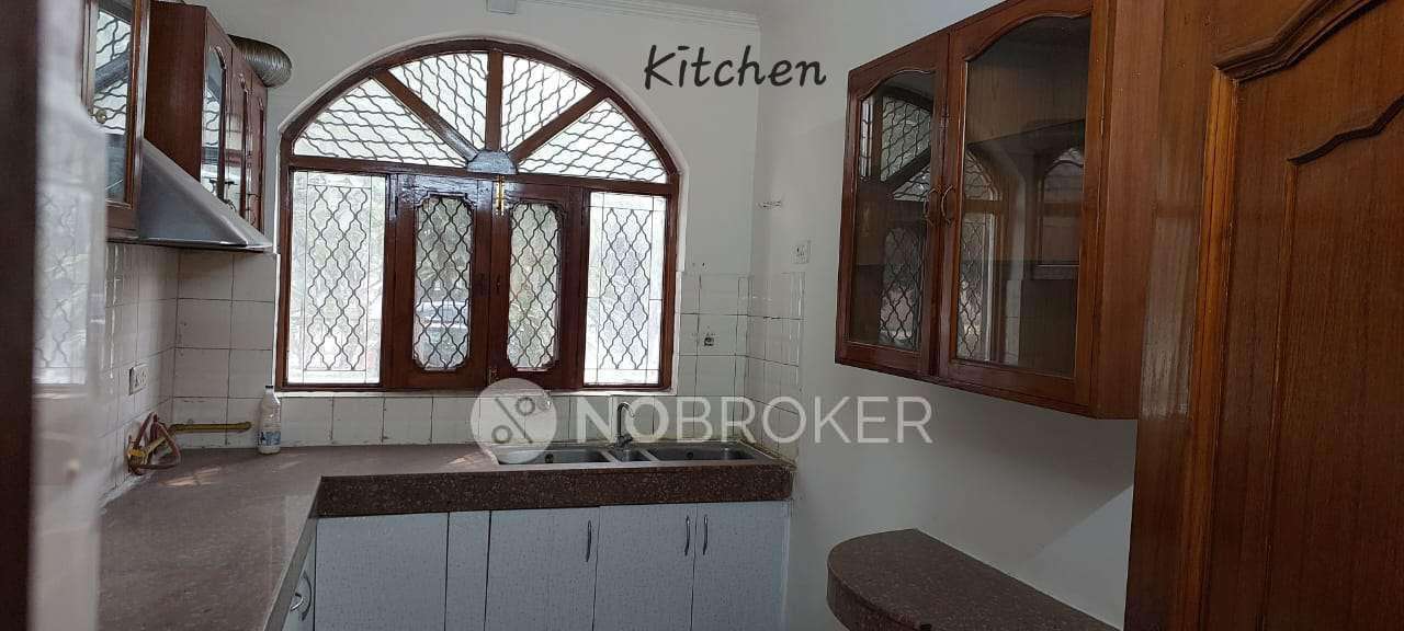 4+ BHK House For Sale  In Beta Ii