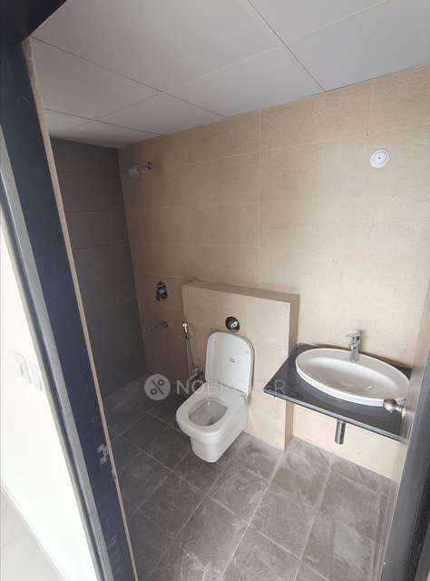 3 BHK Flat In Nsl East County For Sale  In Uppal