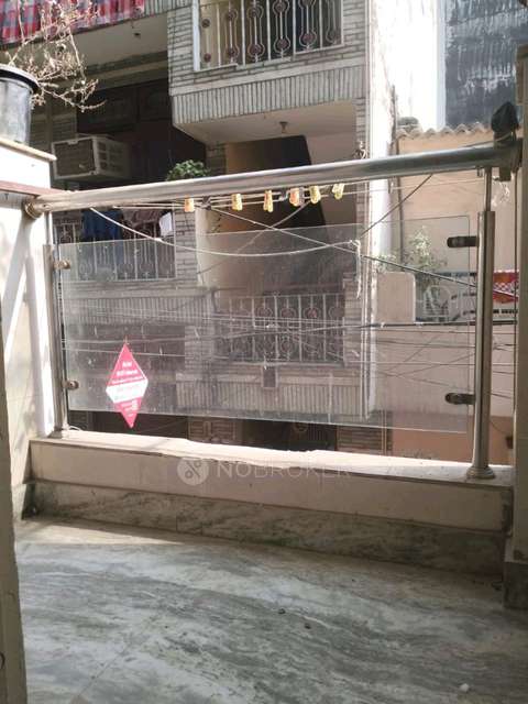 2 BHK Flat In Standalone Building  For Sale  In Preet Vihar