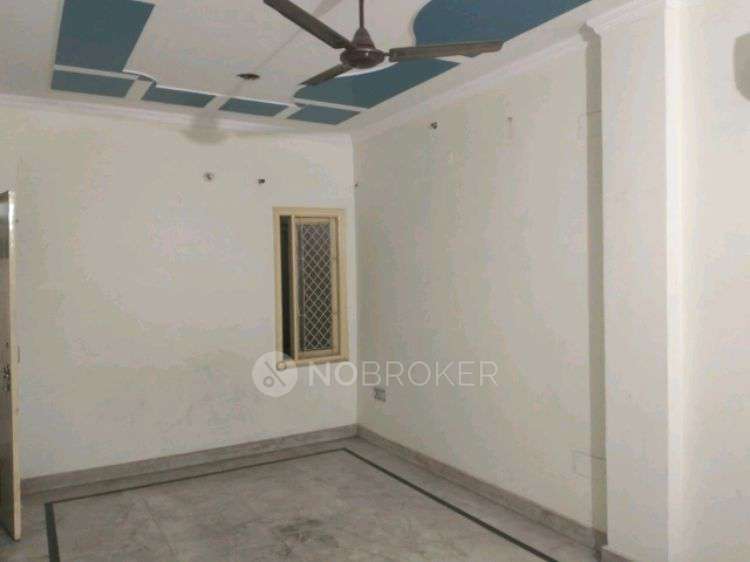 2 BHK Flat In Standalone Building  For Sale  In Preet Vihar