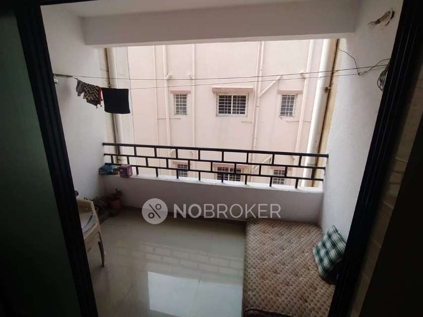 Single Room for Female In 2 BHK  In Sahyadri Villa, Bhintade Nagar In Bhintade Nagar