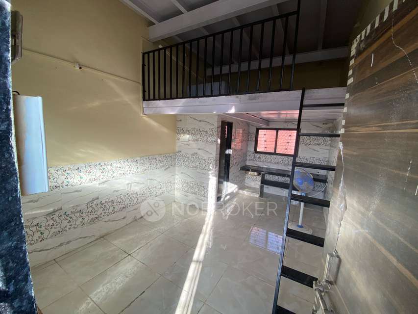 1 RK House for Rent  In Malad West