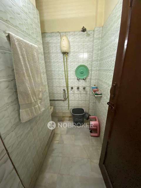 2 BHK Flat In Standalone Building  For Sale  In  Lajpat Nagar 