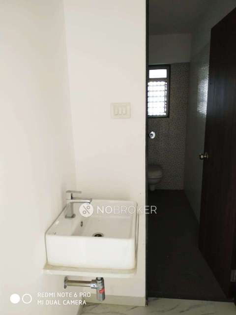 2 BHK Flat In Lok Everest Housing Society For Sale  In Mulund West