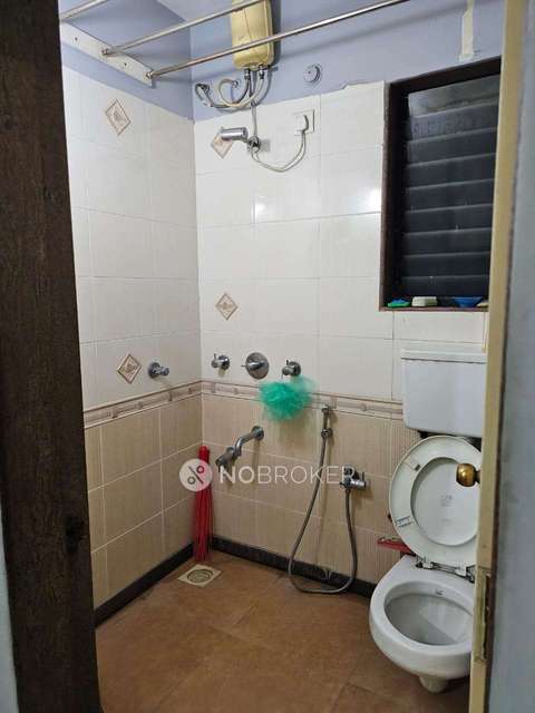 2 BHK Flat In Lok Everest Housing Society For Sale  In Mulund West