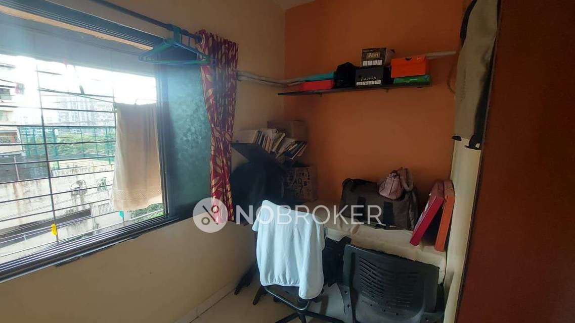 1 RK Flat In Abhilasha Shramik Chs For Sale  In Parel