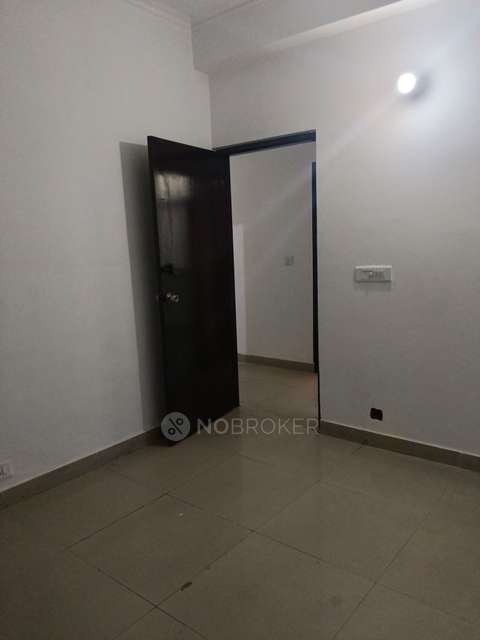 2 BHK Flat In Sir Syed Apartment For Sale  In Sector 110