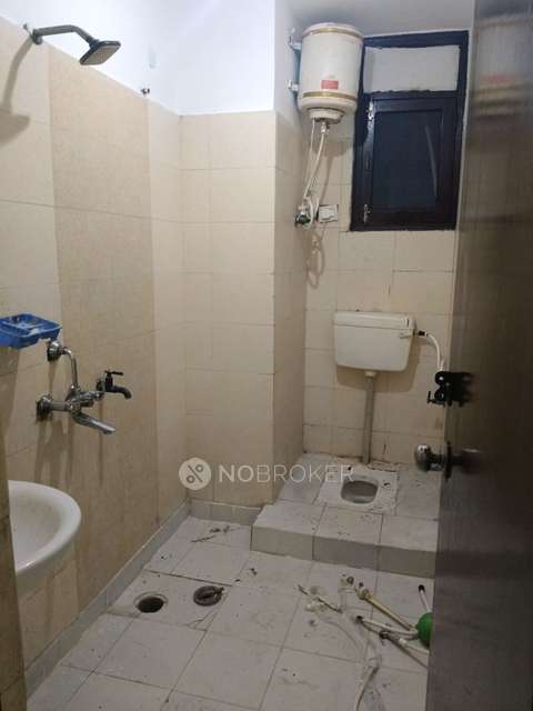 2 BHK Flat In Sir Syed Apartment For Sale  In Sector 110