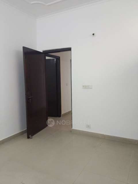 2 BHK Flat In Sir Syed Apartment For Sale  In Sector 110