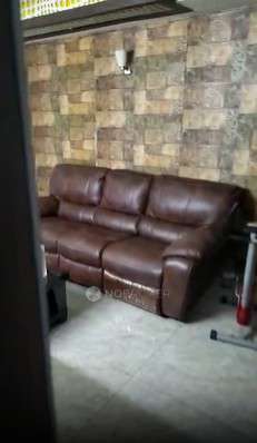 PG for Girls in Crossings Republik