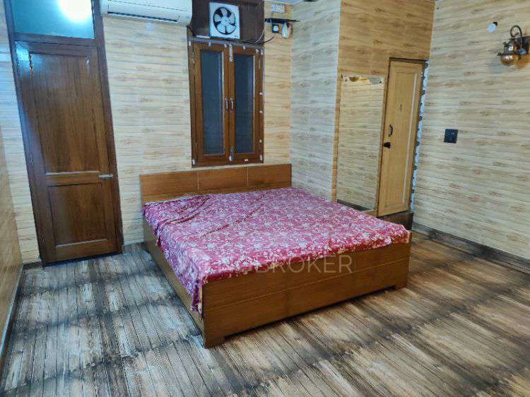 lajpat nagar Lajpat Nagar Rent WITHOUT BROKERAGE Fully furnished 2