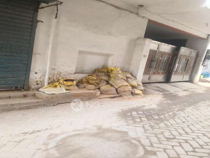 1 BHK House for Rent  In Sector 18