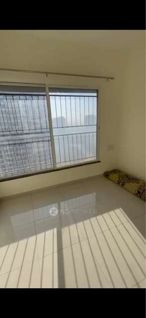 Single Room for Male In 2 BHK  In R9 Oro Avenue, Kolte Patil Township In R9 Oro Avenue D-building