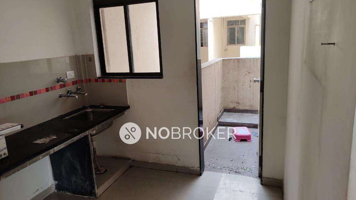 2 BHK Flat In Gulmohar Goldcoast Society For Sale  In Kharadi