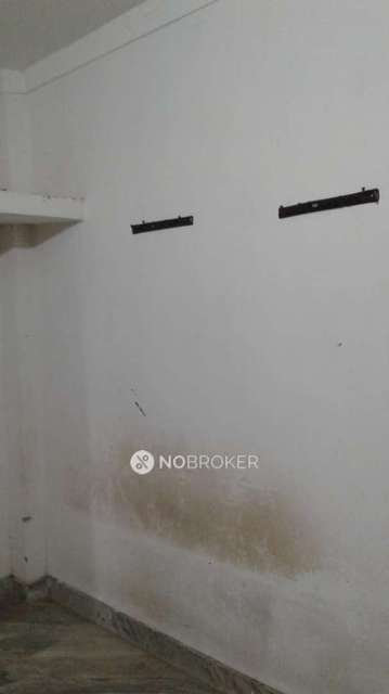 1 RK Flat In East Sagarpur for Rent  In Sabzi Mandi, Sagarpur East, Sagar Pur
