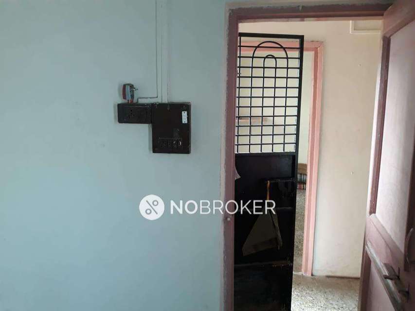 1 RK Flat In Chitrashala Building  For Sale  In Sadashiv Peth