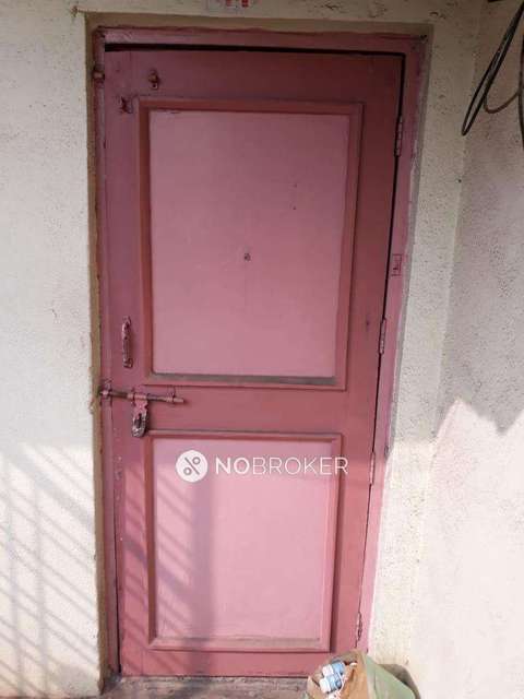 1 RK Flat In Chitrashala Building  For Sale  In Sadashiv Peth