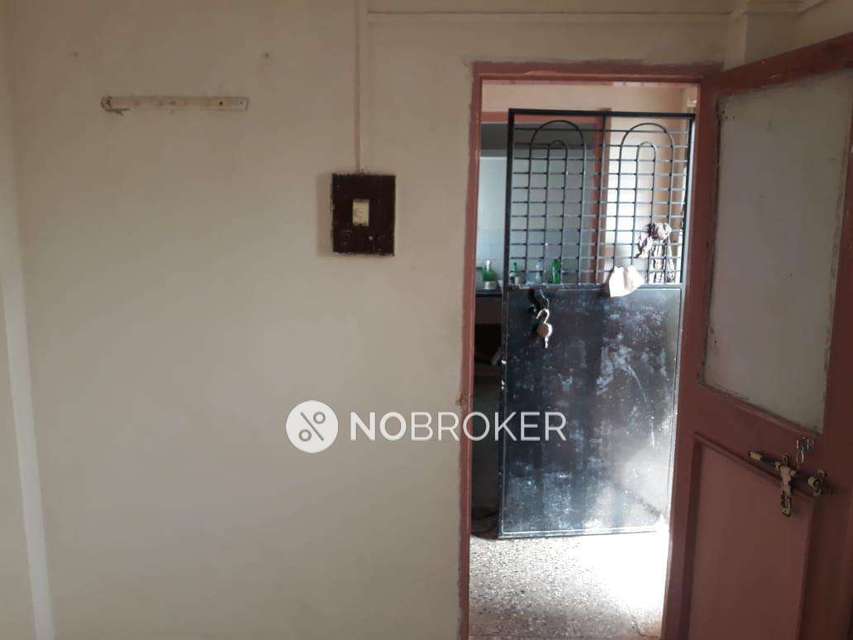 1 RK Flat In Chitrashala Building  For Sale  In Sadashiv Peth