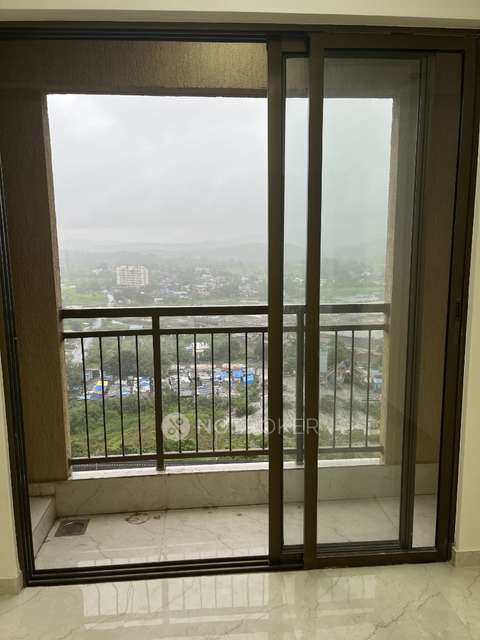 2 BHK Flat In Sunteck West World  For Sale  In Naigaon East