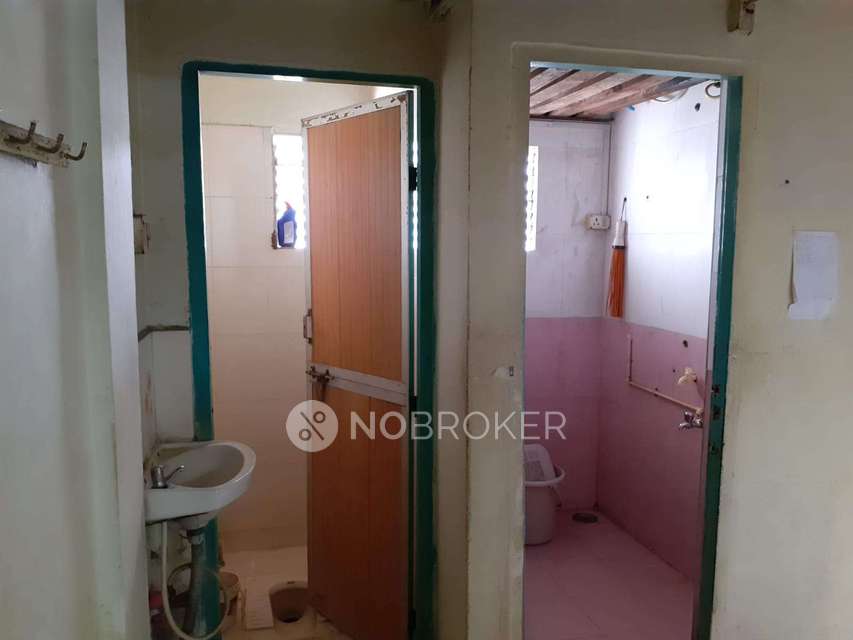 Shared Room for Female In 2 BHK  In Vaishali Housing Society Yamunanagar In Nigdi