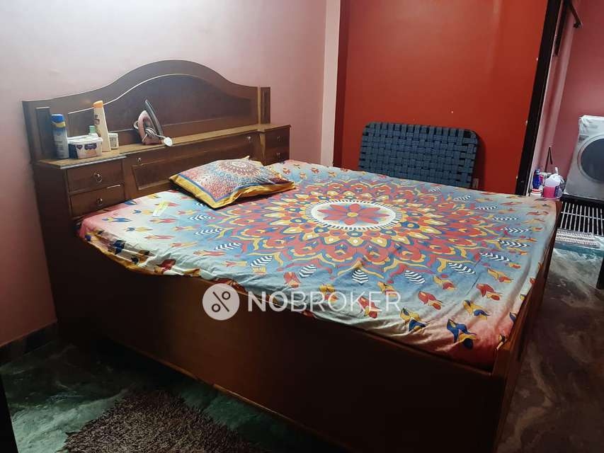 4+ BHK Flat In Standalonebuilding For Sale  In  Sector 8